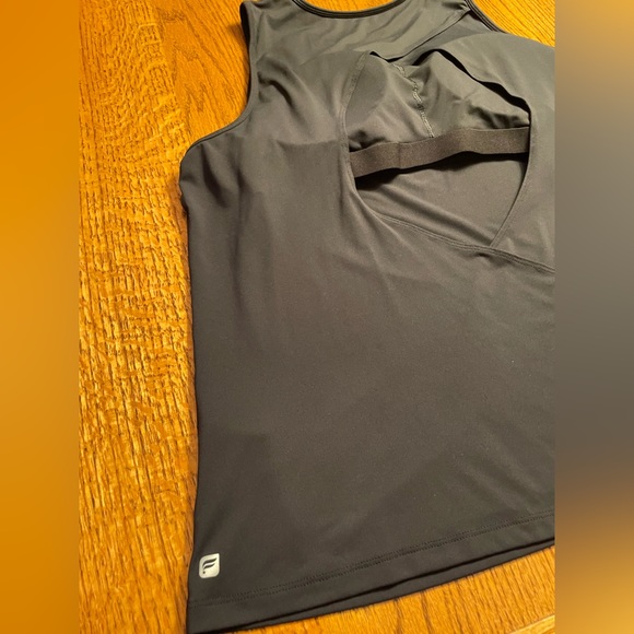 Fabletics 1X black workout top with padded bra. - Picture 6 of 7